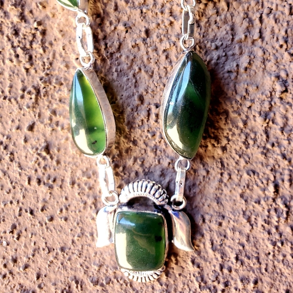 New Nephrite Canadian Jade 925 Silver Necklace. - Picture 9 of 15